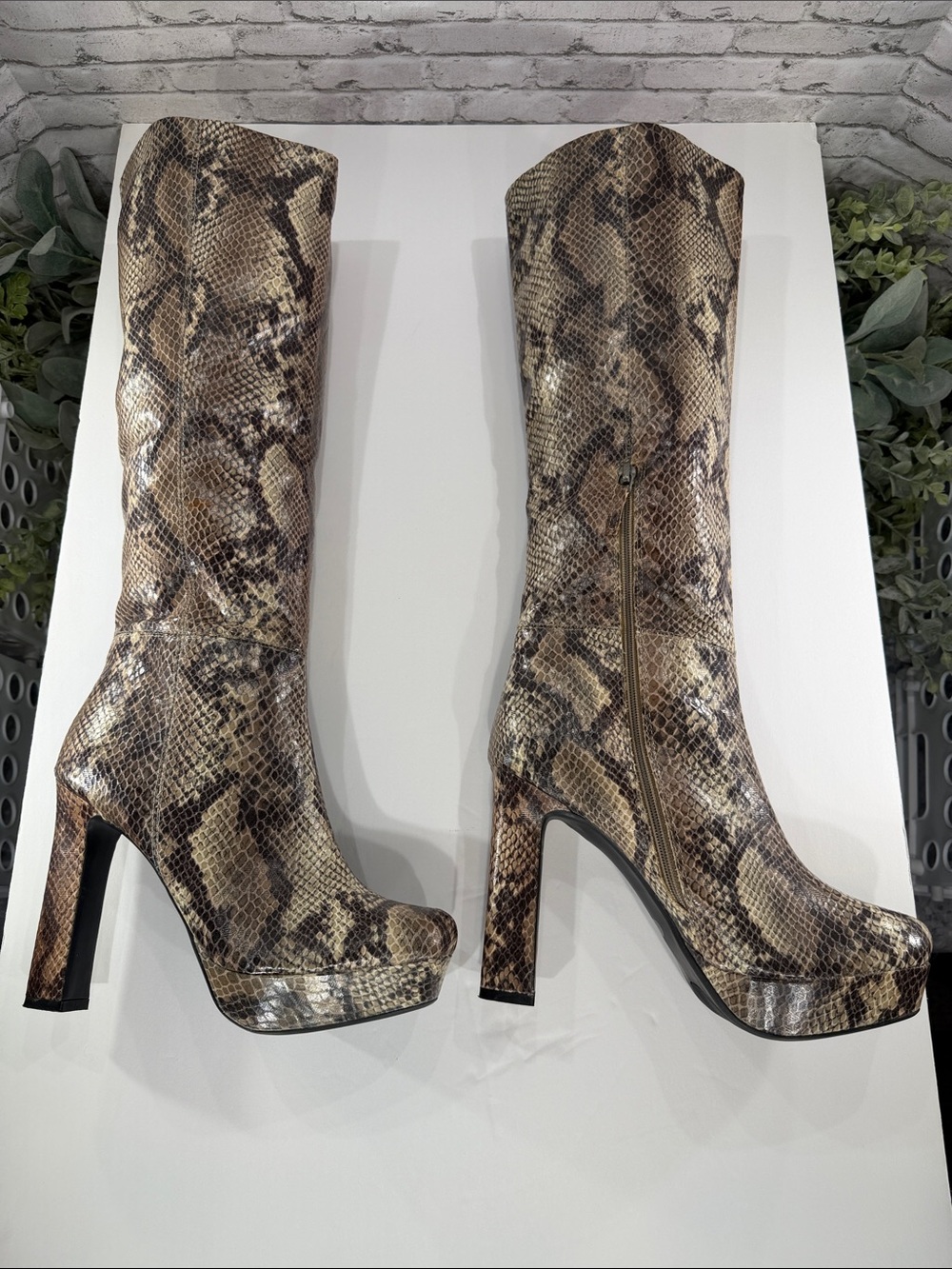 WORTHINGTON - Faux Snakeskin Brown & Cream Platform Fashion Boots WMS 7.5M EUC